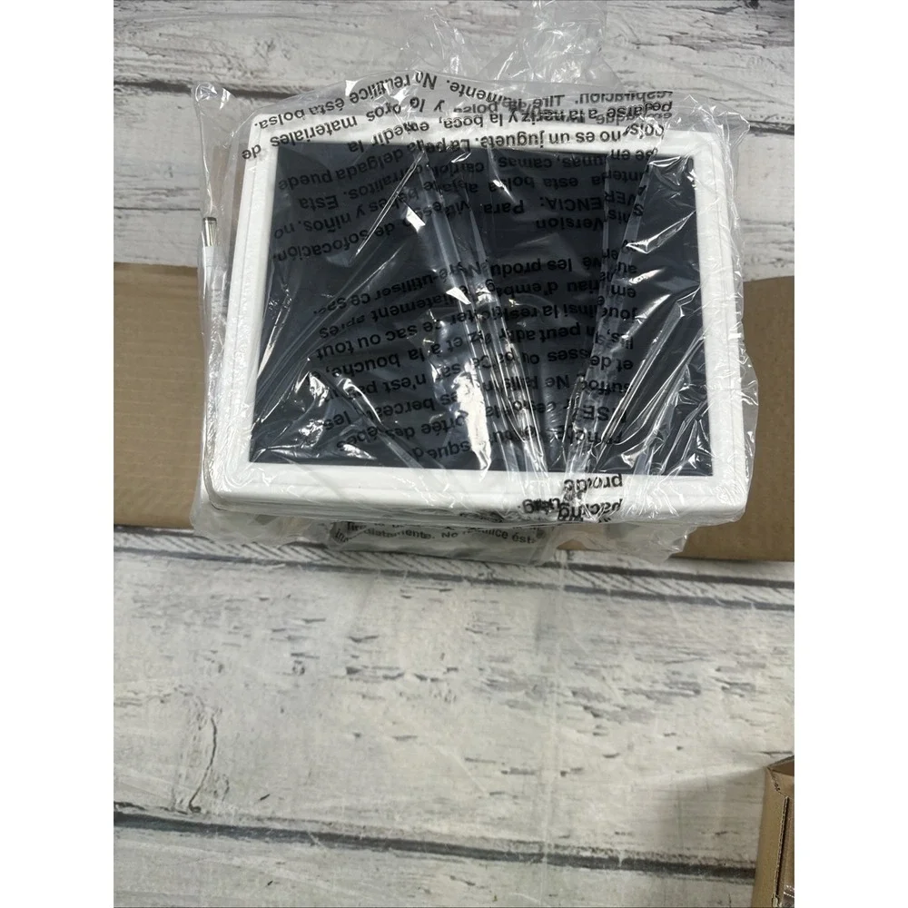 Westinghouse 2000 Lm Triple-Head Solar LED Motion Activated Security Light White